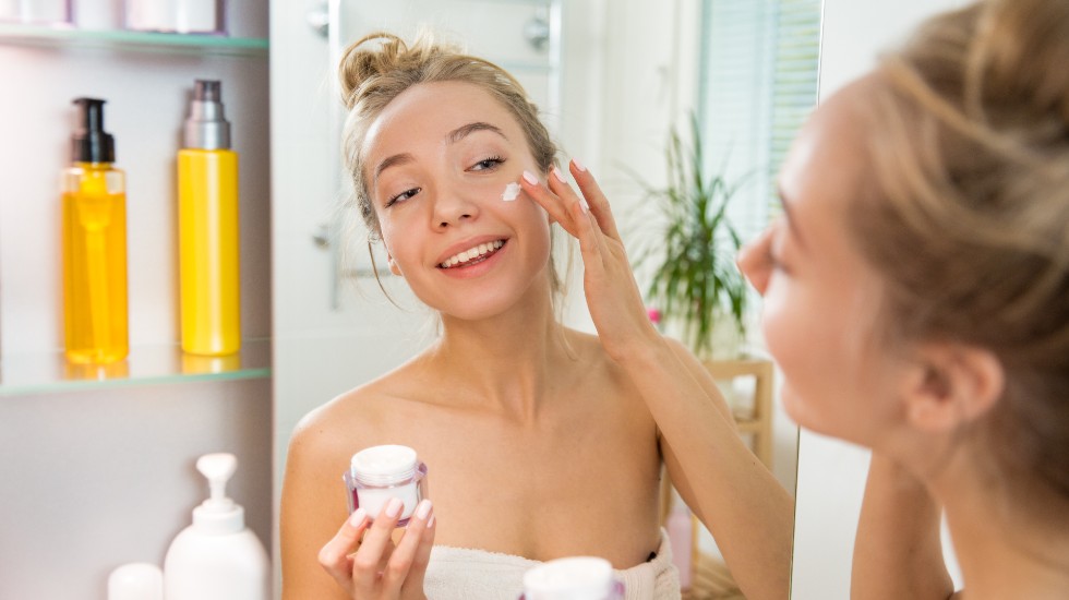 How to use AHAs, BHAs & Retinol in your Skincare Routine
